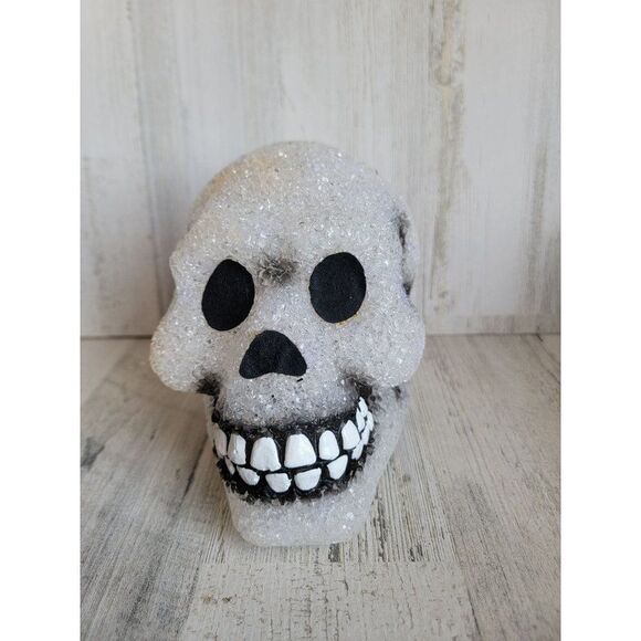 Seasons melted plastic AS IS skeleton head Halloween prop - Picture 3 of 8